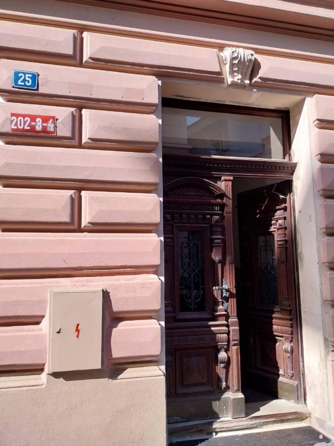 Byt 2+Kk Na Velkem Namesti Hradec Králové Kültér fotó