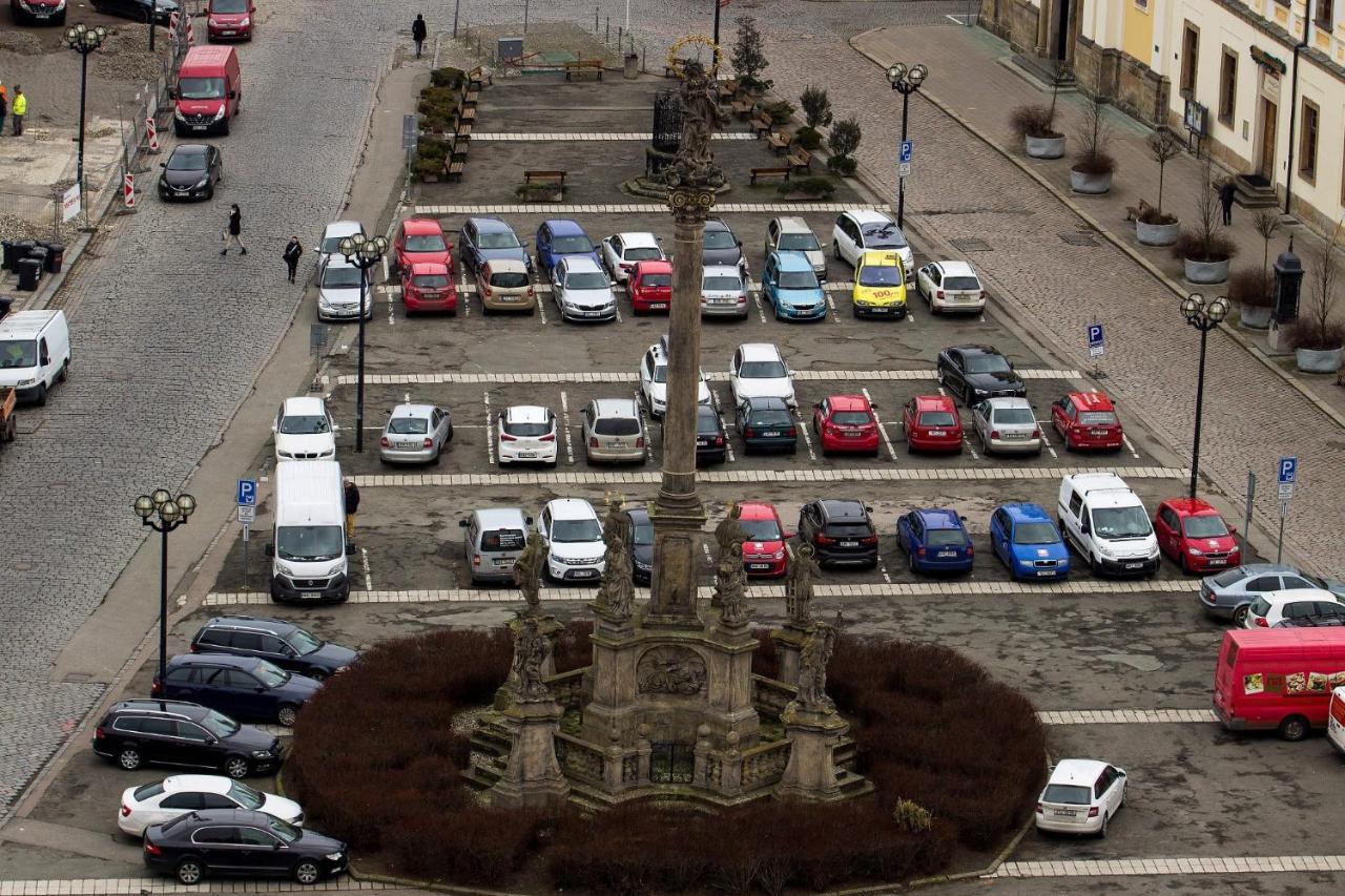 Byt 2+Kk Na Velkem Namesti Hradec Králové Kültér fotó